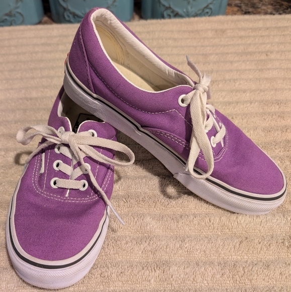 Vans Purple Canvas Sneakers Women's Size 6 Men's Size 4.5 - Picture 2 of 11